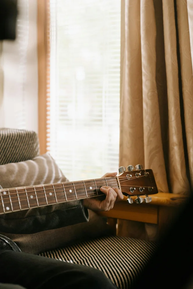Choisir une première guitare